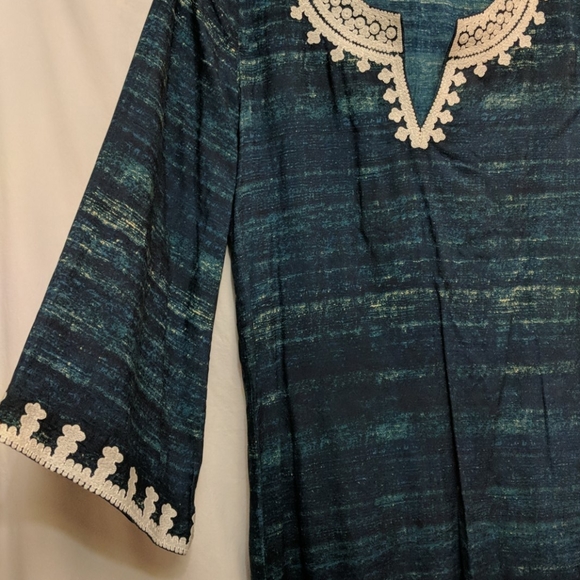 Irving & Fine blue and white embroidered tunic. - Picture 3 of 5